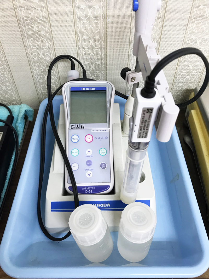 pHメーターによる測定の様子
